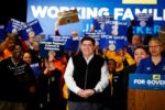 Pritzker signs executive order for full transparency in state government