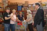 Bridgeview Mayor Steve Landek visits the new Food Pantry in Bridgeview. Photo courtesy of the Des Plaines Valley News