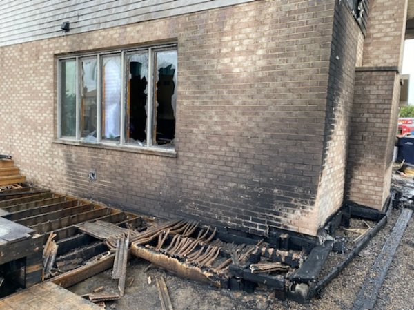 The Orland Fire District responded to a reported house fire on Sunday, March 14th, 2021  at approximately 1:37 pm located in the 13900 block of Springview in Orland Park. 