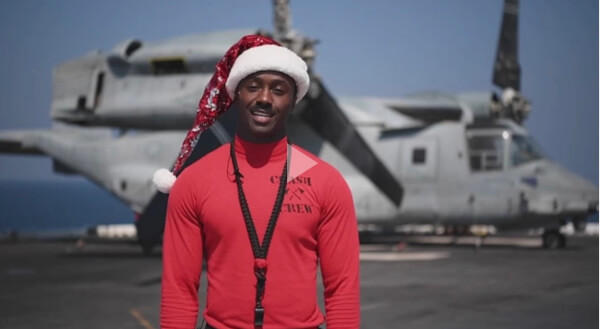Aviation Boatswain's Mate (Handling) 3rd Class Oterrius Pouncy, from Chicago, Ill., (U.S. Navy video by Mass Communication Specialist 2nd Class John McGovern)