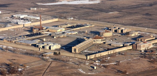 Stateville Correctional Center Maximum Security Prison, 16830 IL-53, Crest Hill, IL. Photo courtesy of Wikipedia