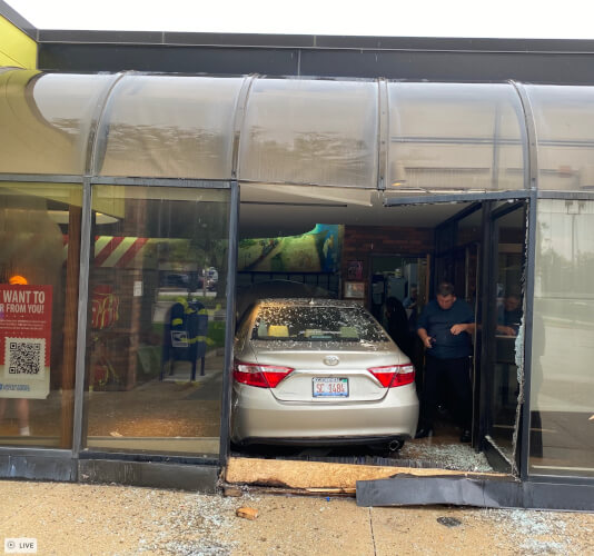 Car crashes into Orland Park post Office