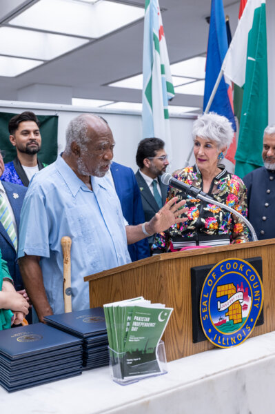 Cook County Treasurer Maria Pappas and US Rep. Danny Davis at a celebration of Pakistan's Independence. Photo courtesy of Cook County Treasurer
