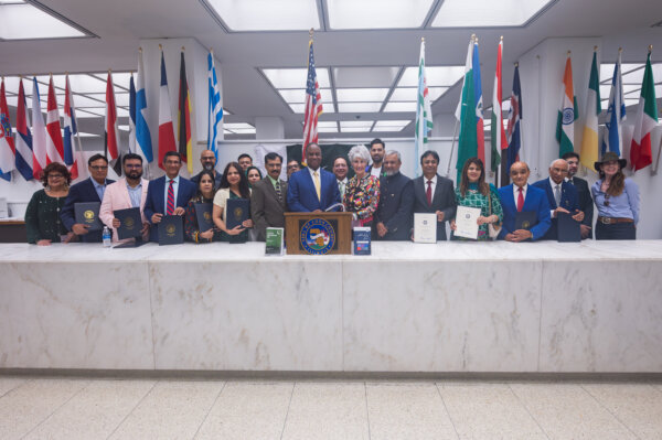 Cook County Treasurer Maria Pappas and US Rep. Danny Davis at a celebration of Pakistan's Independence. Photo courtesy of Cook County Treasurer